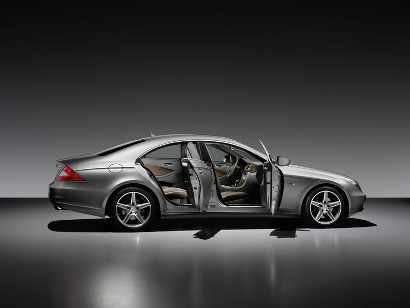 Illustration for article titled Mercedes-Benz CLS Grand Edition Adds More Style, Little Substance